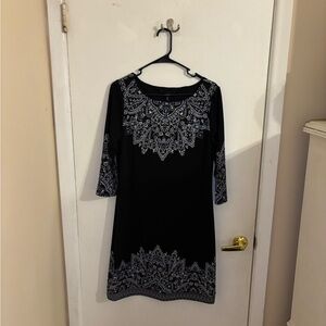 White House Black Market dress filled with many vibrant colors! Size M.
